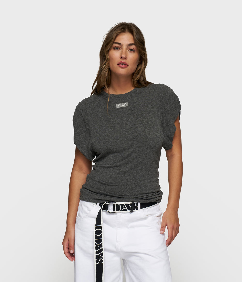 strong shoulder tee modal | antra melee