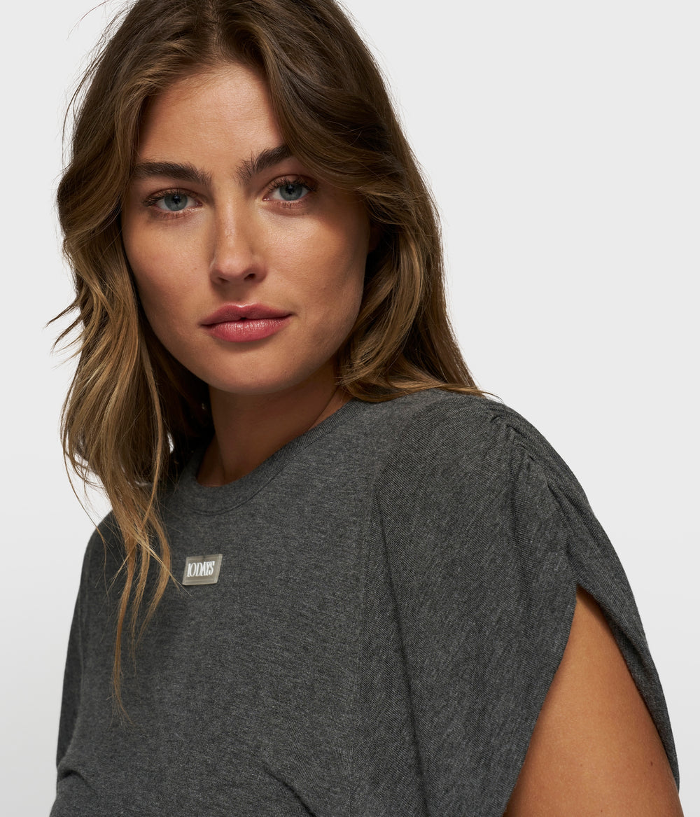 strong shoulder tee modal | antra melee