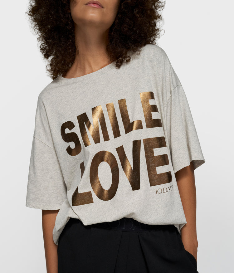 tee smile love | soft white melee