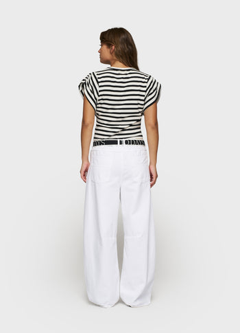 strong shoulder tee modal stripes | ecru/black