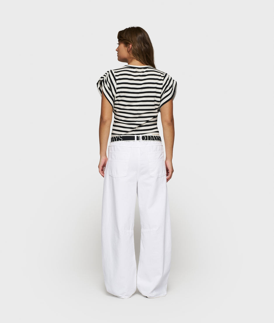 strong shoulder tee modal stripes | ecru/black