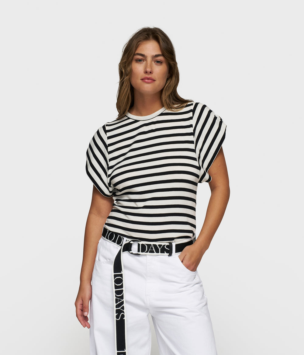 strong shoulder tee modal stripes | ecru/black