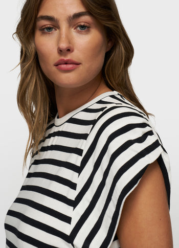 strong shoulder tee modal stripes | ecru/black