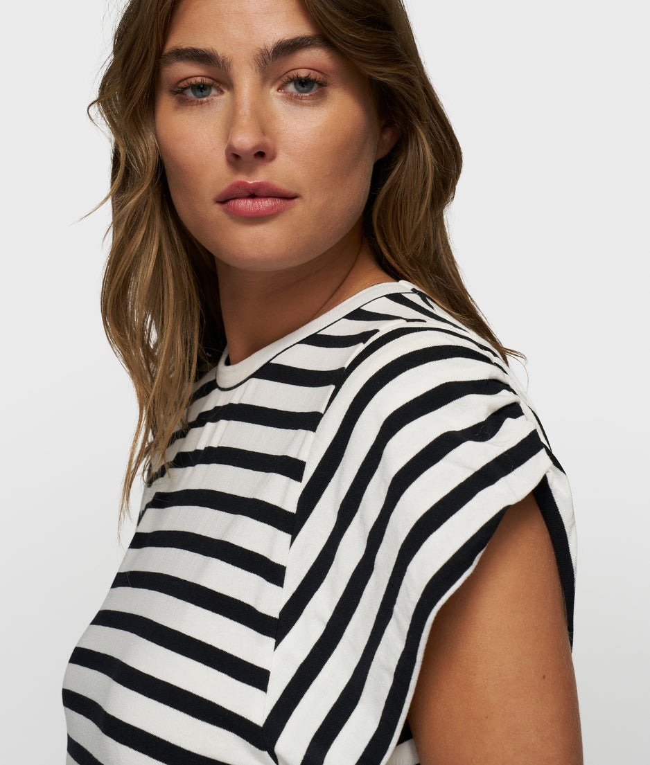 strong shoulder tee modal stripes | ecru/black