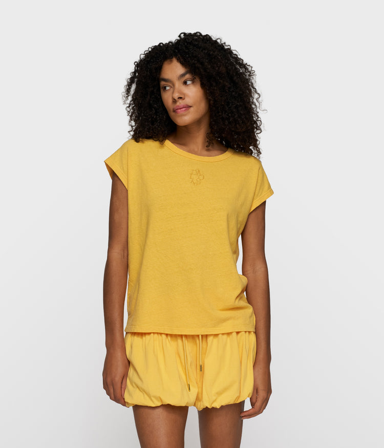 Nieuwe Vrouwen Zwarte T-shirt Rode Roos Bloem 3D Print Tops Vrouwelijke Korte Mouw T-shirts Dames Zomer Leuke Grafische T-shirts Kleding kopen vanaf een prijs van 2.34 Nieuwe Vrouwen Zwarte T-shirt Rode Roos Bloem 3D Print Tops Vrouwelijke Korte Mouw T-shirts Dames Zomer Leuke Grafische T-shirts Kleding kopen vanaf een prijs van 2.34