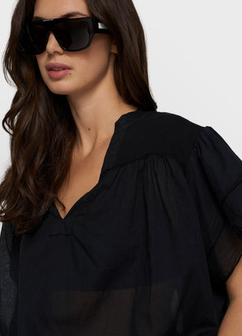 a-line ruffle top | black