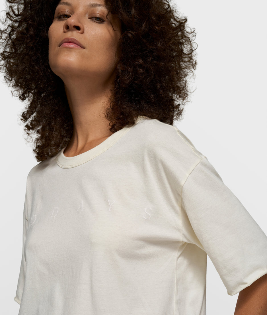 short sleeve tee logo | pearl