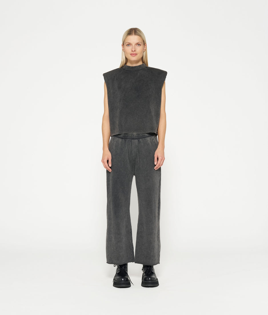washed padded shoulder tee | ash grey