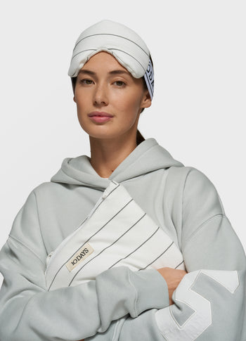 first class clutch medium | ecru