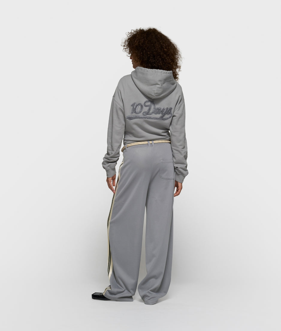 hooded body | light graphite