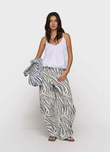 top gathered neck | white