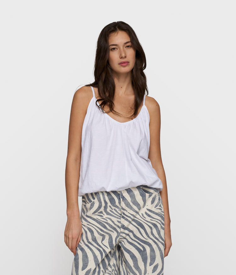 top gathered neck | white