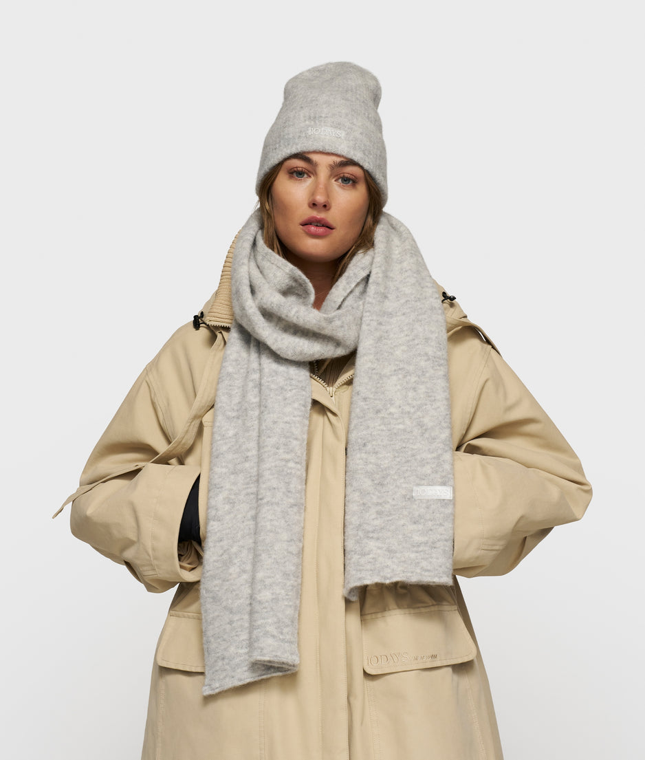 soft hairy knit scarf | light grey melee