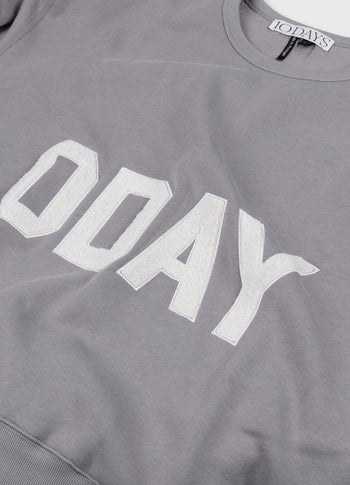 statement sweater logo | light graphite