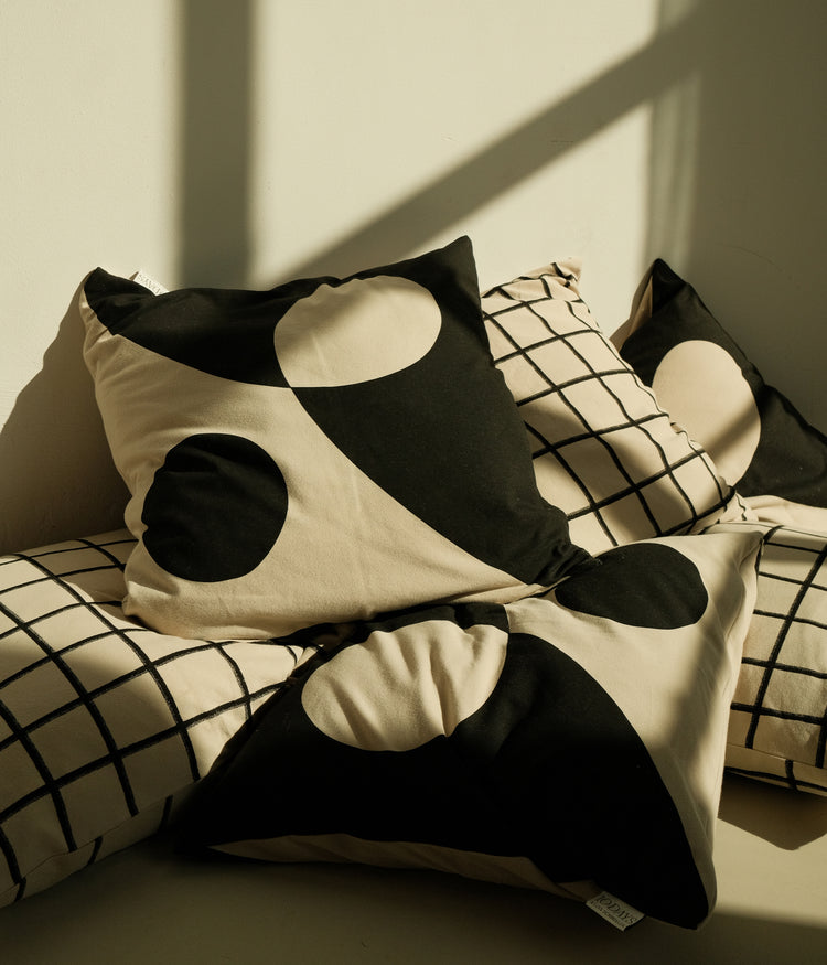 10DAYS x Lois Schindeler pillow cover asobi | light safari